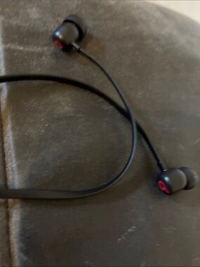 Beats by Dre Black Earbuds with Red Logo Accents